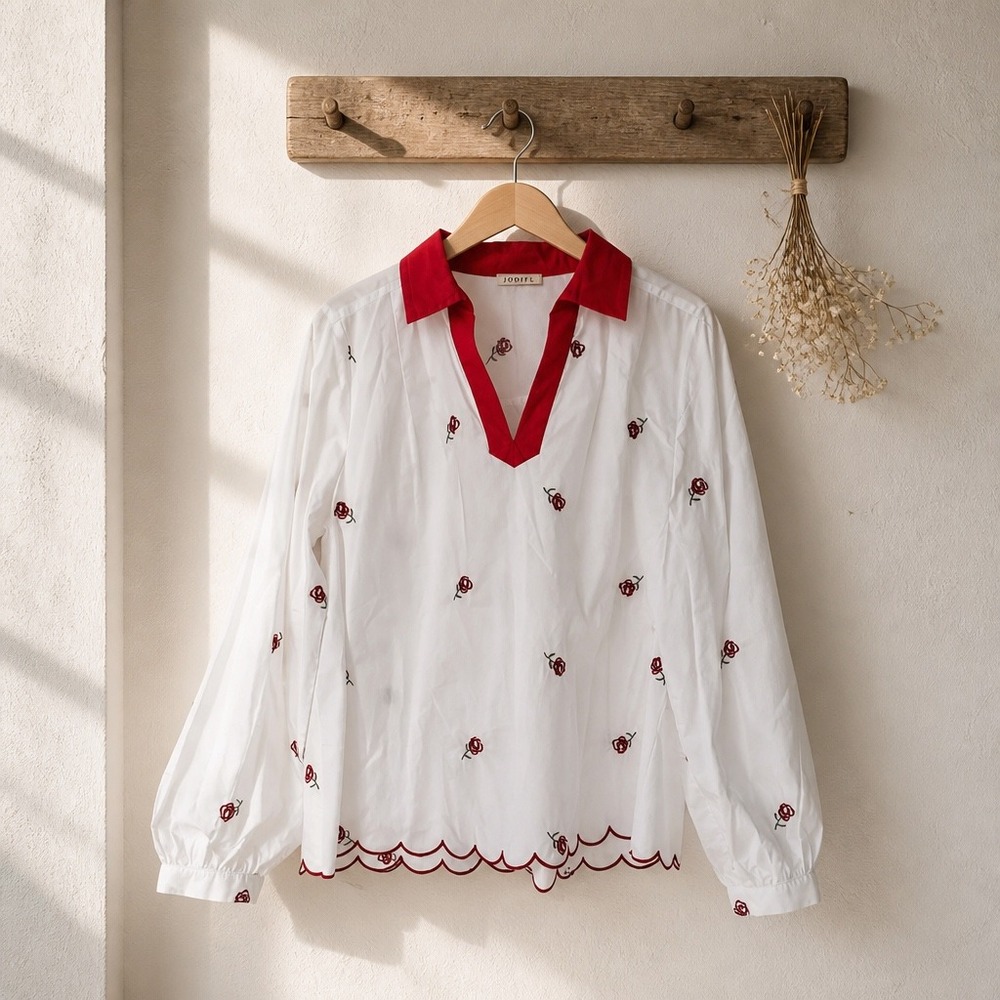 Med JODIFL Womens White Red Rose Embroidered Scallop Hem V-Neck Blouse  NWOT